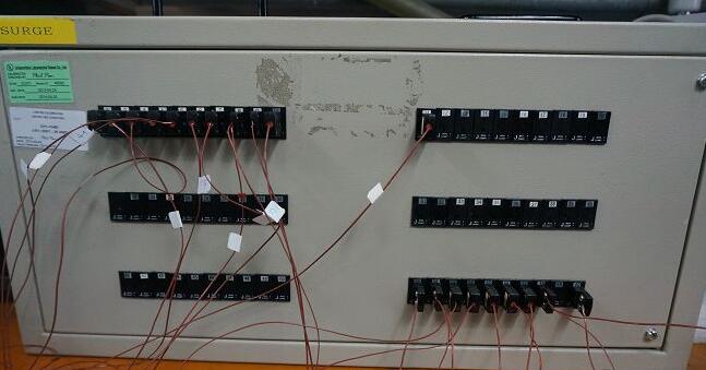 感溫線會連接到統一的控制盒以取得相關溫度數據。 感溫線會連接到統一的控制盒以取得相關溫度數據。